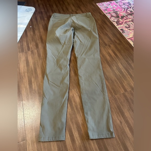 prAna Women's Briann Pant size 6
W4317TL08
Green
32” inseam - Picture 9 of 9